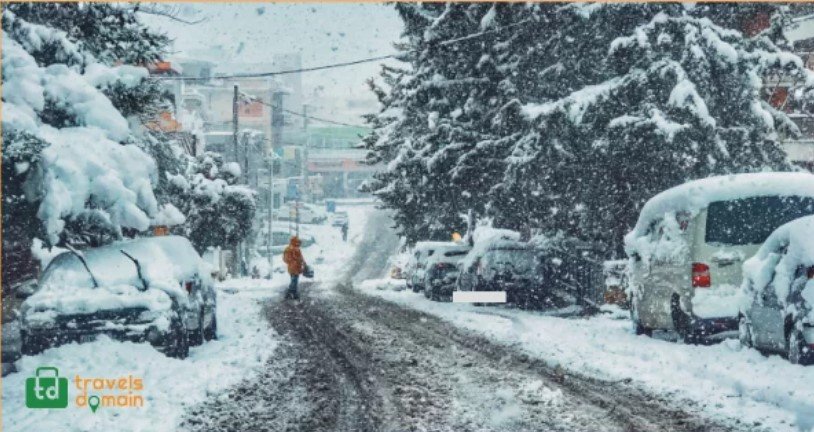 How to Free Your Car When Stuck in a Heavy Snowfall? 1 Stuck in a Heavy Snowfall