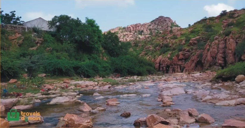 Karoonjhar Mountains in Tharparkar Sindh: A Natural Wonderland 5 Karoonjhar Mountains