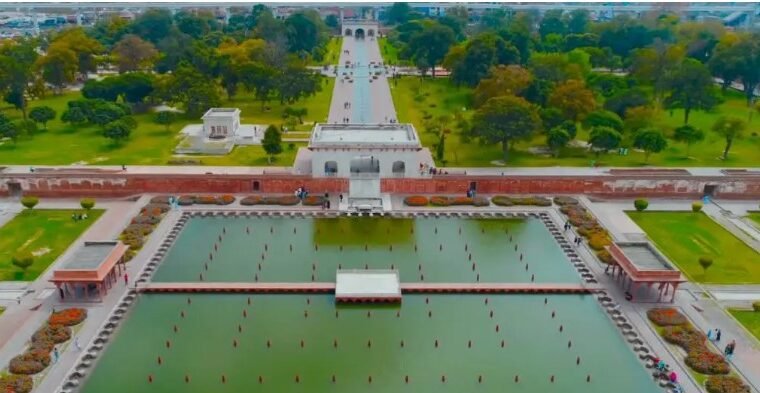 7 Most Famous Family Attractions in Lahore 1 7 39